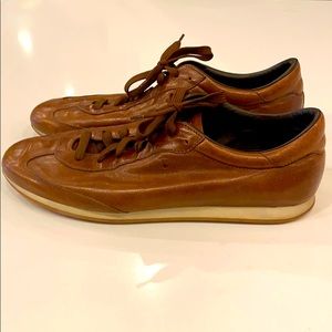 Tod’s brown leather sneakers